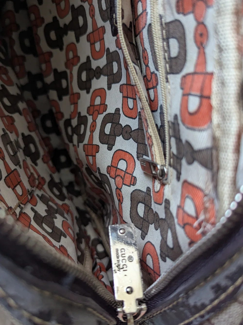 GUCCI GG SUPREME INTERLOCKING G CROSSBODY